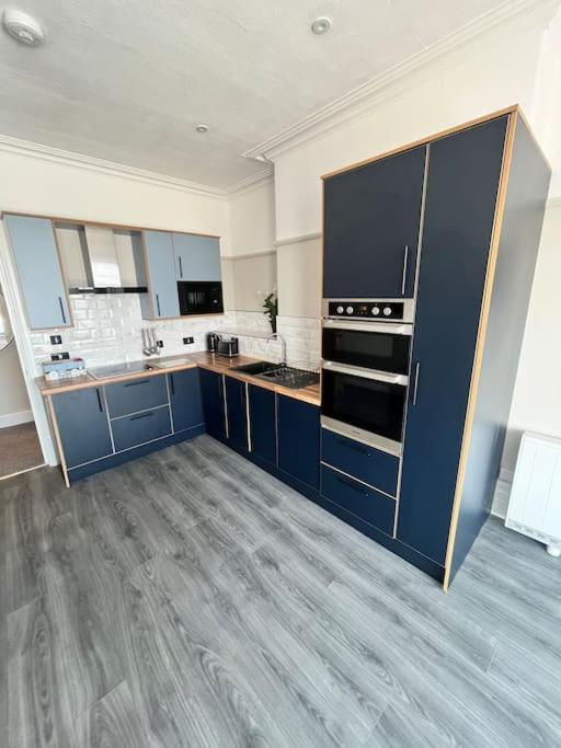 Stunning 2 Bedroom Ground Floor Sea View Apartment โรส์-ออน-ซี ภายนอก รูปภาพ