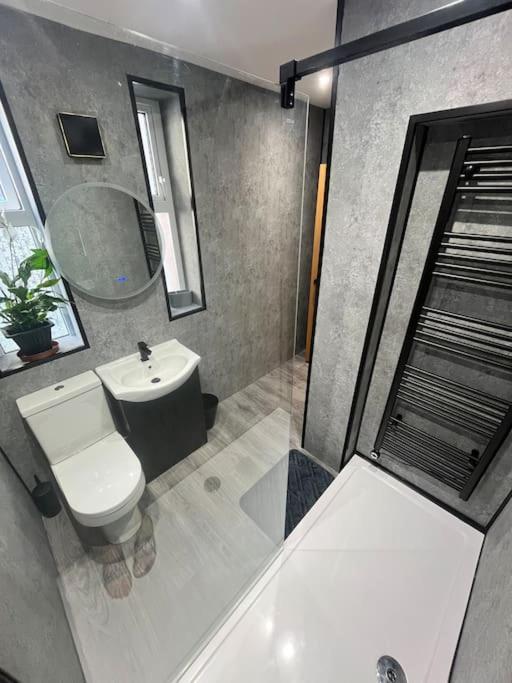 Stunning 2 Bedroom Ground Floor Sea View Apartment โรส์-ออน-ซี ภายนอก รูปภาพ