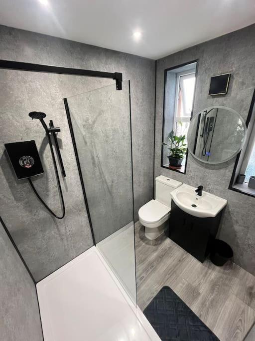 Stunning 2 Bedroom Ground Floor Sea View Apartment โรส์-ออน-ซี ภายนอก รูปภาพ