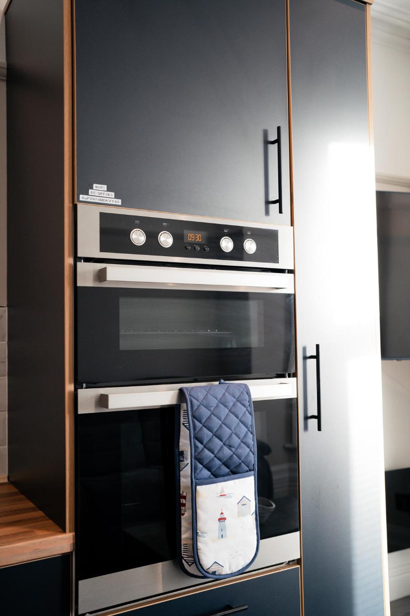 Stunning 2 Bedroom Ground Floor Sea View Apartment โรส์-ออน-ซี ภายนอก รูปภาพ